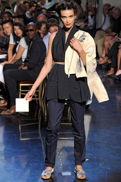 Look 11